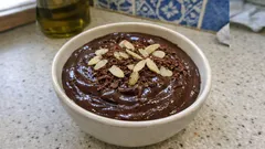 Κρέμα σοκολάτας κατσαρόλας με κορν φλάουρ: βελούδινη και σταθερή, χωρίς κόμπους