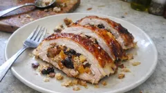 Γαλοπούλα γεμιστή με κάστανα και πορτοκάλι: ζουμερή, με τραγανή πέτσα